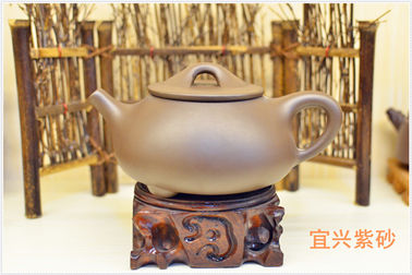 Classical Yixing Zisha Teapot With Filter Environmental Protection Purple Sand