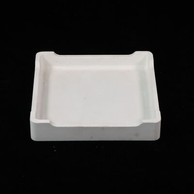 Smooth surface refractory sagger ensuring long time durability suitable for glass melting and ceramic firing environments